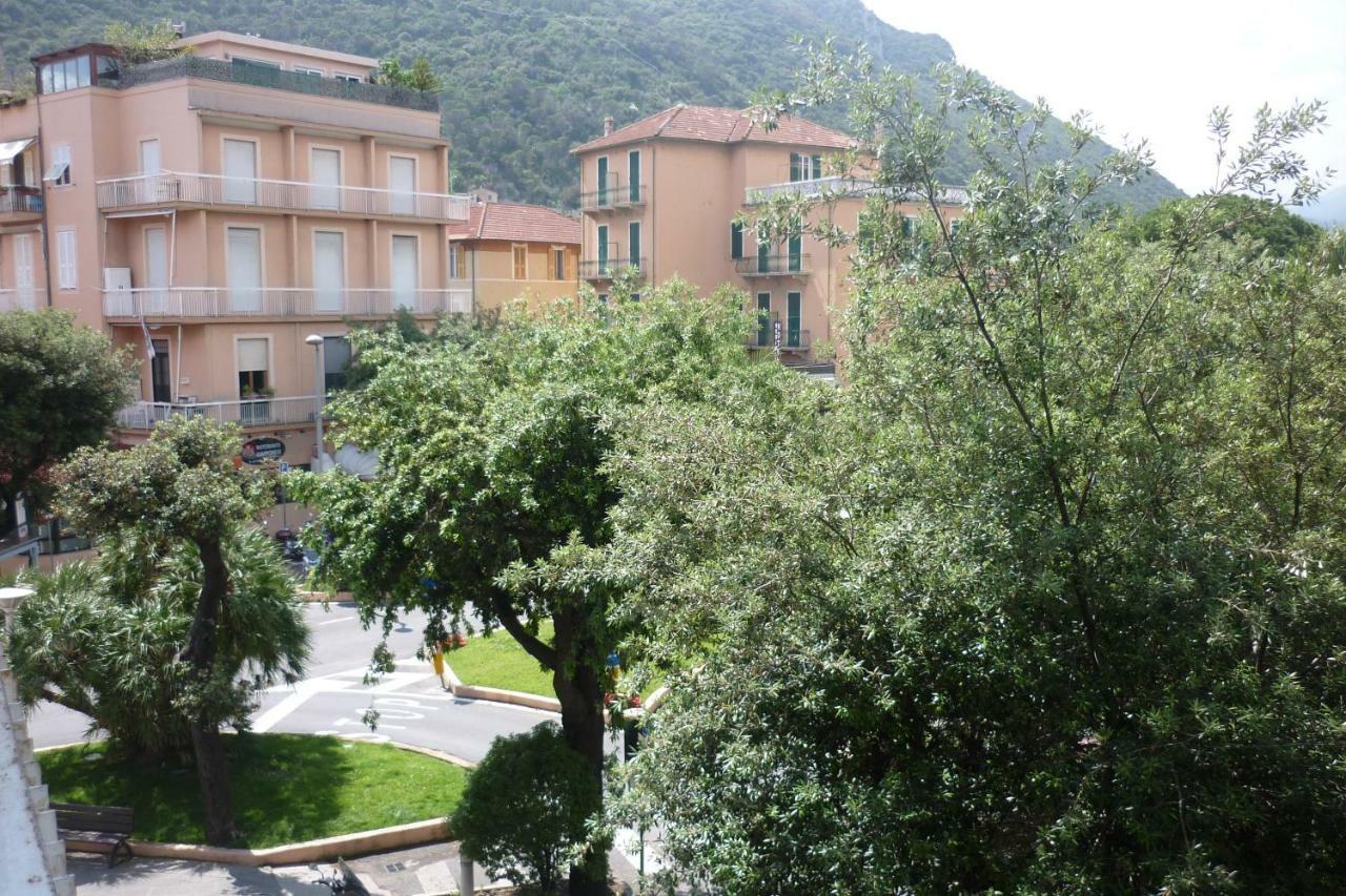 Appartamento Finalmarina Centro 2 Finale Ligure Esterno foto